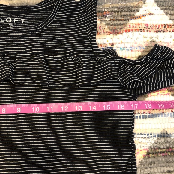 Ann Taylor Loft Cold Shoulder Ruffle Sweater Blue Striped Size Medium - Picture 7 of 8